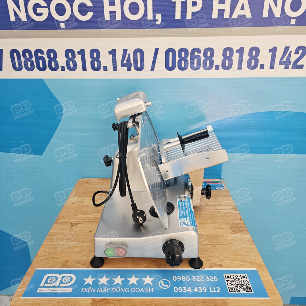 Máy thái thịt 250ES 24 Điều chỉnh độ dày lát cắt linh hoạt từ 0 đến 12mm