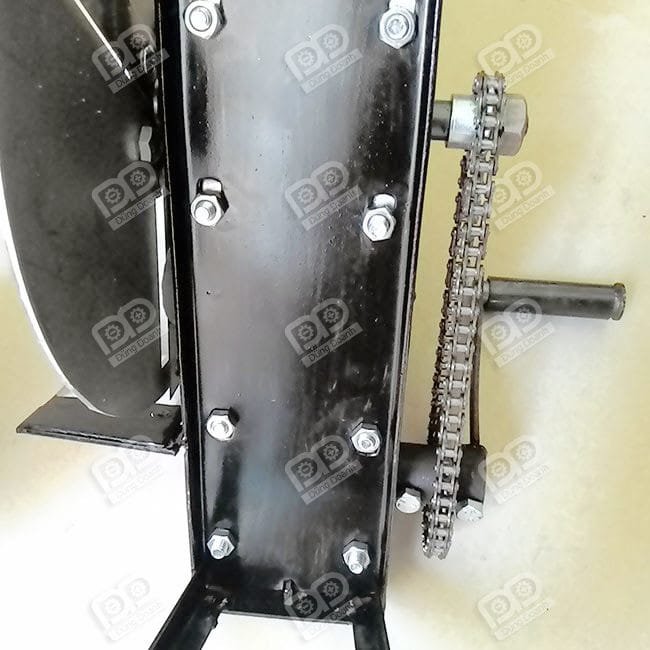 Thân máy thái hành bằng thép cực kỳ chắc chắn