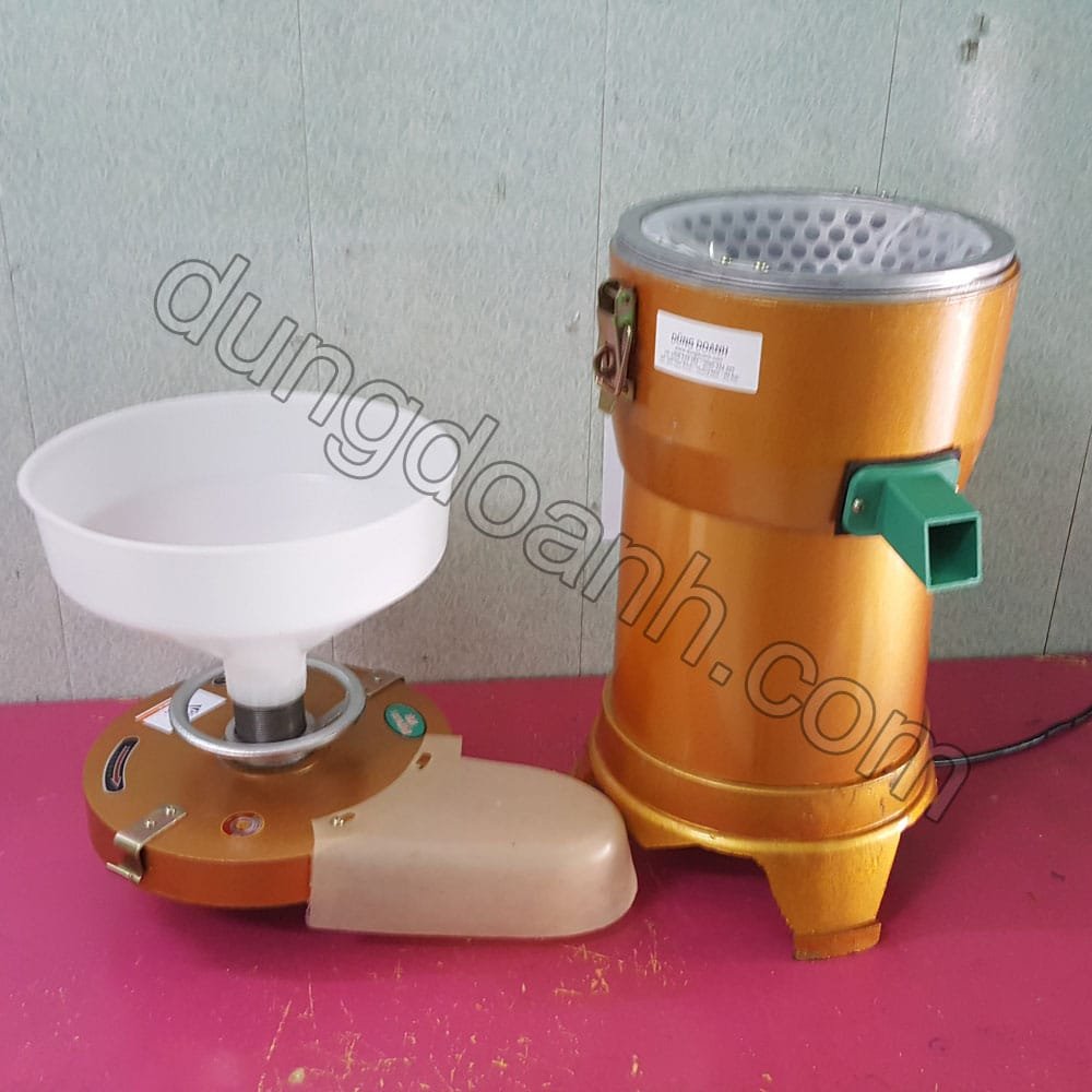 Tháo rời bầu máy xay sau khi sử dụng để vệ sinh