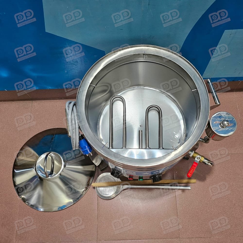 Bên trong lòng nồi bánh cuốn 40cm