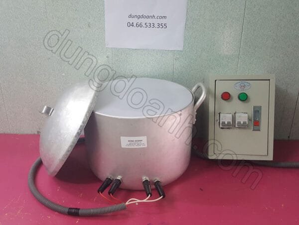 Dung tích 30 lít, sử dụng điện có chế độ tráng và ủ tiện dụng