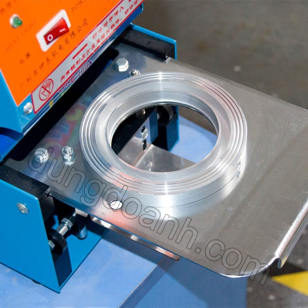 Nơi đặt cốc để dán