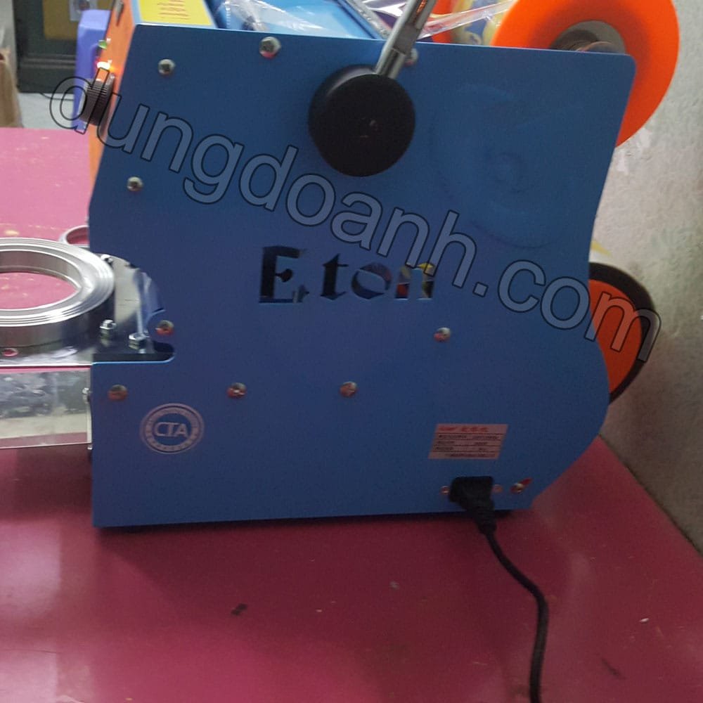 Mặt bên của máy