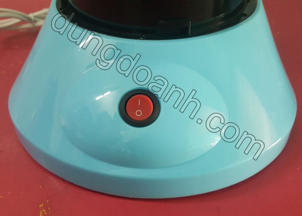 Công tắc bật/tắt máy