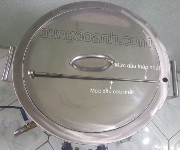 Que thăm mức dầu
