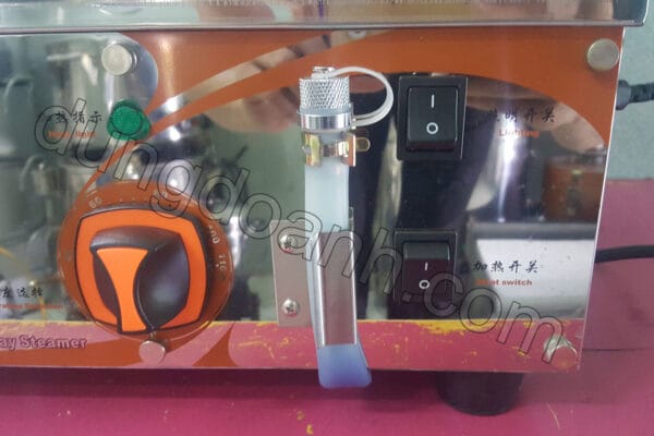 Công tắc bật tắt nguồn, đèn chiếu sáng, van xả đáy và núm điều chỉnh nhiệt