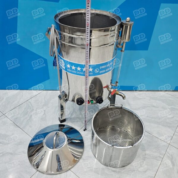 Nồi đồ xôi bằng điện inox 2 lớp 7kg 13 Dễ dàng tiếp nước với phễu ngoài, không lo gián đoạn khi đồ xôi.