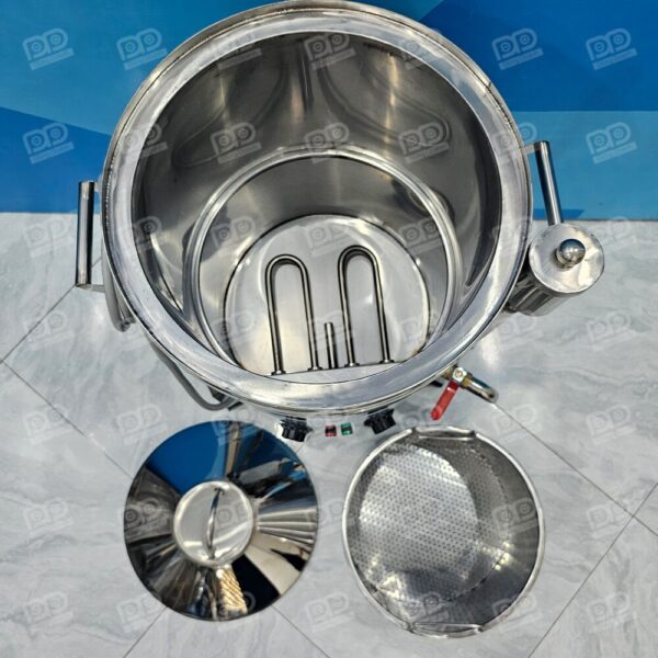 Nồi đồ xôi bằng điện inox 2 lớp 7kg 11 Hai thanh nhiệt độc lập giúp kiểm soát nhiệt độ nấu xôi chính xác