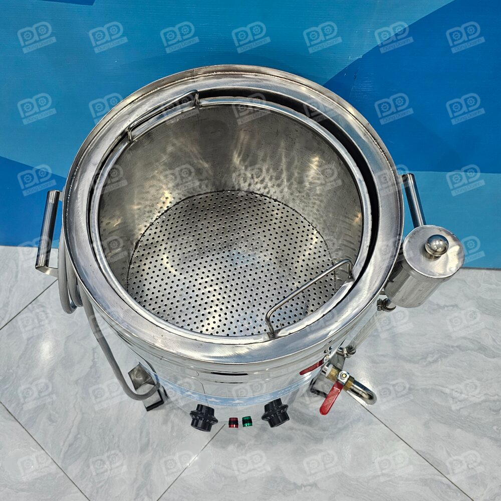 Nồi đồ xôi bằng điện inox 2 lớp 7kg 21 Giỏ xôi nằm trong nồi giữ nhiệt tốt, lòng nồi cao có thể dùng đa năng