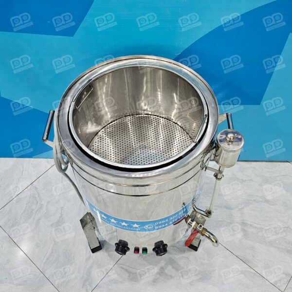Nồi đồ xôi điện công nghiệp inox 2 lớp 10 kg 13 Nồi đồ xôi bằng điện được hoàn thiện tỉ mỉ, dáng gọn gàng, bền chắc từng chi tiết.
