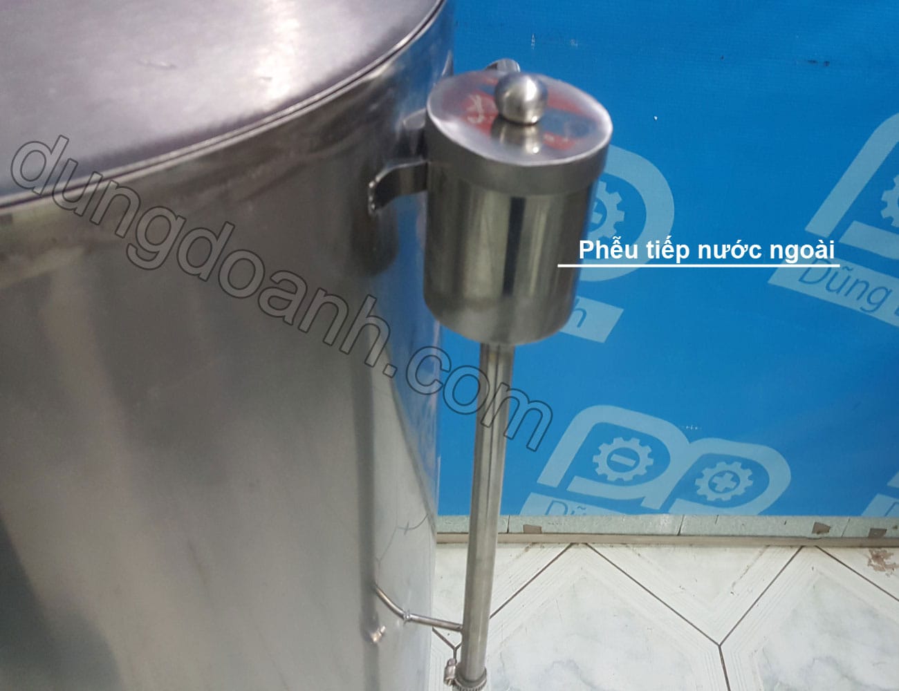 Nồi luộc giò bằng điện inox 2 lớp 80 lít 8 Phếu tiếp nước ngoài