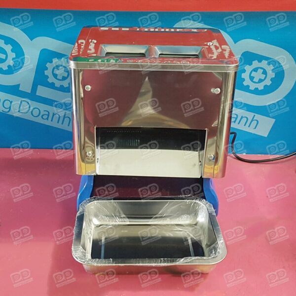 Máy thái thịt mini 2 cửa 2 cỡ HO-72 9 Toàn bộ phần thân vỏ bên ngoài của máy được chế tạo hoàn toàn bằng chất liệu inox sáng bóng và sạch sẽ