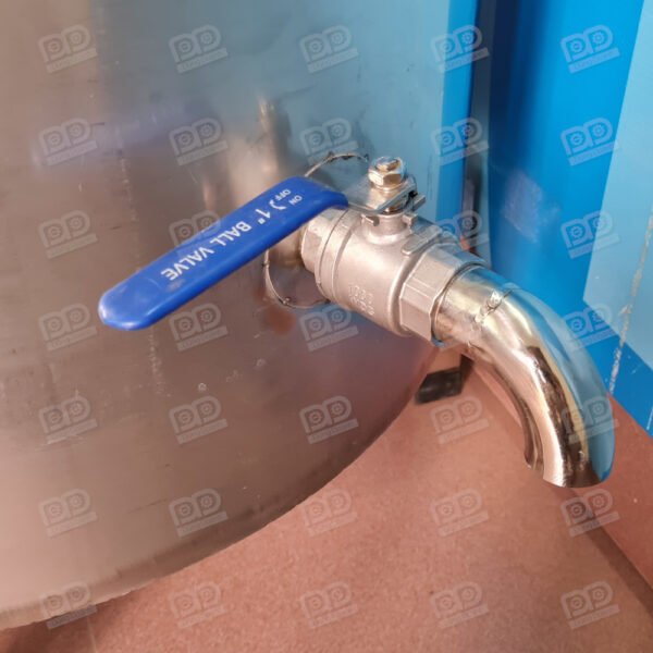 Van xả lớn dễ dàng xả nguyên liệu sau khi nấu hoặc vệ sinh nồi