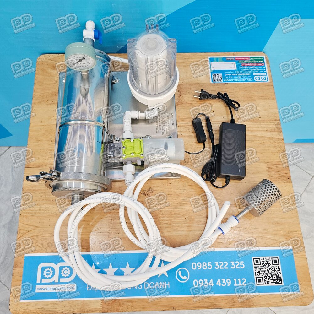 Máy lọc rượu mini 7 Thiết bị sở hữu hệ thống bơm áp lực mạnh mẽ, giúp đẩy rượu qua lõi lọc bông PP để làm trong vắt các loại rượu ngâm chuối hột, đinh lăng, ba kích một cách nhanh chóng.