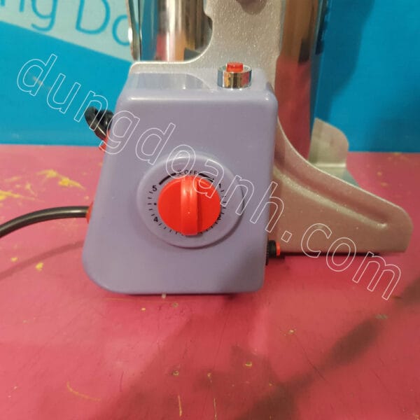 Máy xay bột ngũ cốc khô mini SE-750 13 Công tắc điều khiển máy
