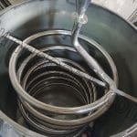 Nồi nấu rượu dùng điện inox nhiệt dầu 120 lít 25kg 13 Thùng chứa nước làm lạnh