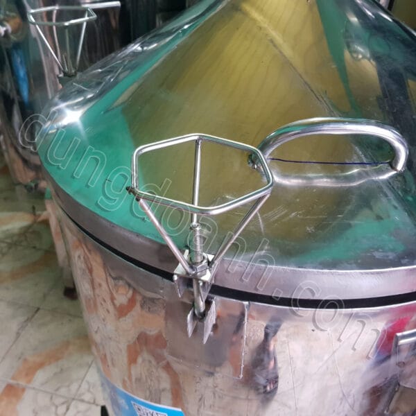 Nồi nấu rượu nhiệt dầu Dũng Doanh 100 lít 20kg 13 Khóa chốt tai nồi cực tiện lợi