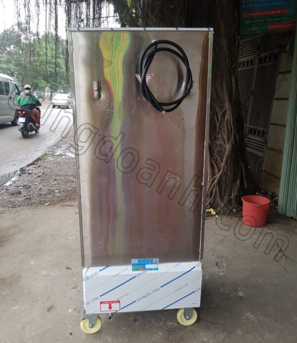 Mặt sau tủ hấp bánh gai Dũng Doanh