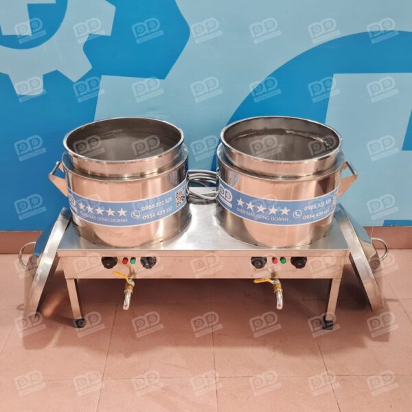 Bộ nồi tráng bánh cuốn đôi liền bàn 30cm 14 Thiết kế liền bàn tiện lợi giúp người thợ tráng bánh có không gian thao tác rộng rãi, bố trí dụng cụ gọn gàng, tăng hiệu suất làm việc
