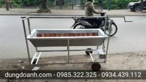 Lò nướng bê máy quay heo quay lợn chuyên dụng