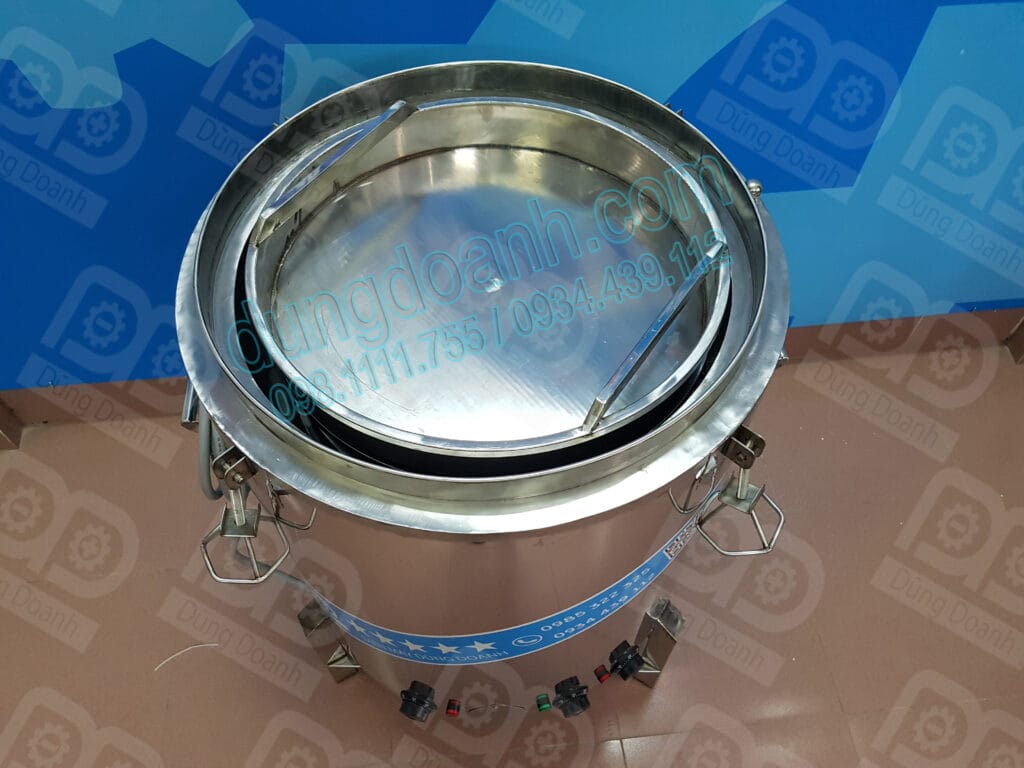 Khay nấu cơm trong nồi rượu nhiệt dầu