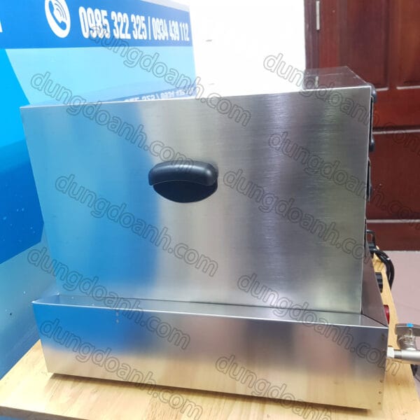 Mặt cạnh bên máy