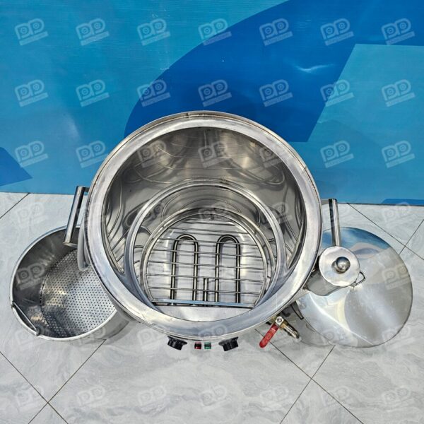 Nồi hấp đa năng 7kg Dũng Doanh giúp món pate của bạn chín đều, nhừ nhuyễn mà không bị khô cứng.