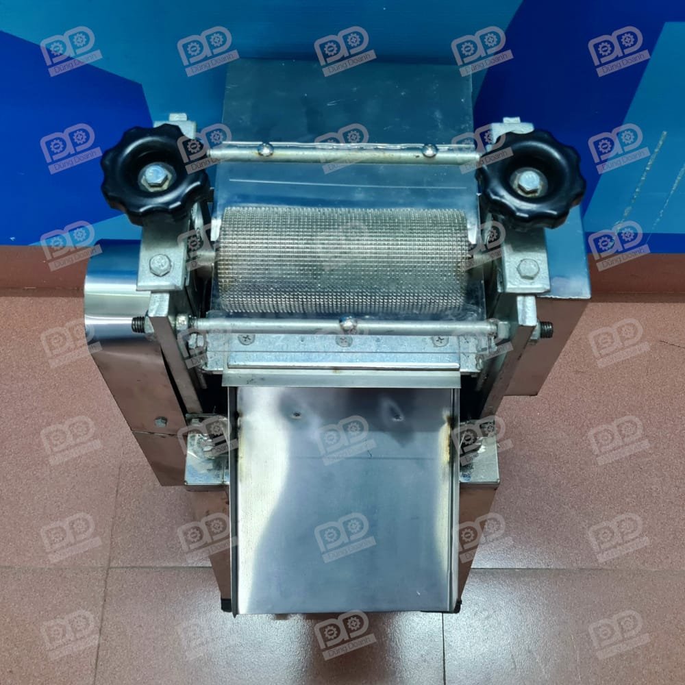 Mặt trên máy với tấm chắn mica