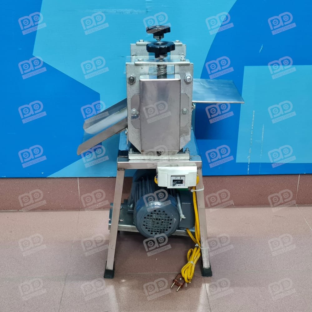 Mặt bên hông aptomat điều khiển