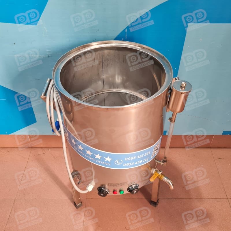 Nồi có ống thăm nước và tiếp nước tiện lợi khi sử dụng