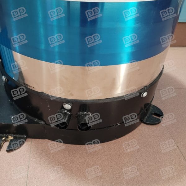 Máy vắt ly tâm lồng inox 1.1kW 8 Đế máy đúc liền chắc chắn có thể cố định xuống nền