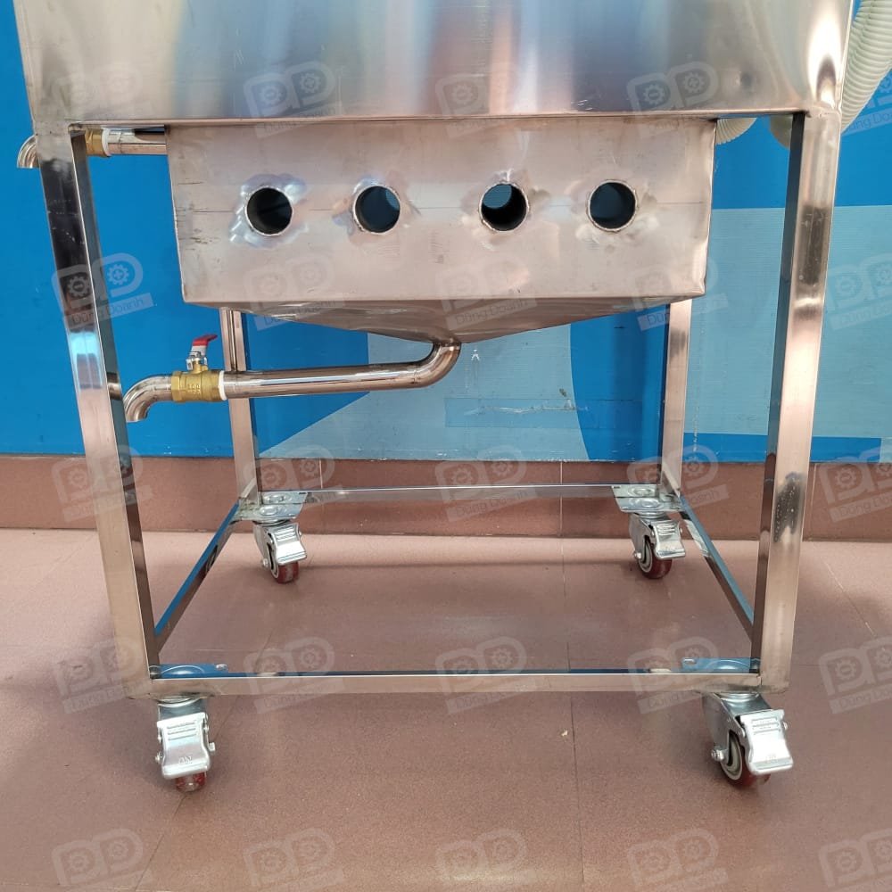 Nồi có bánh xe di chuyển theo yêu cầu của khách