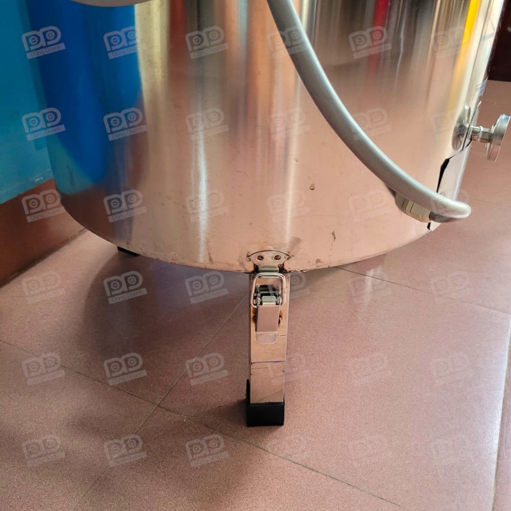 Chân gập dễ dàng lắp đặt và không sợ thất lạc
