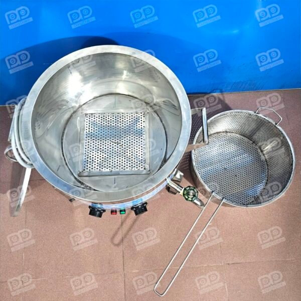 Bếp chiên dầu có 2 điều khiển nhiệt linh hoạt