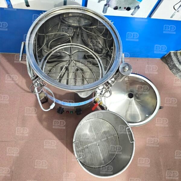 Nắp và giỏ được kẹp gioăng giữ hơi