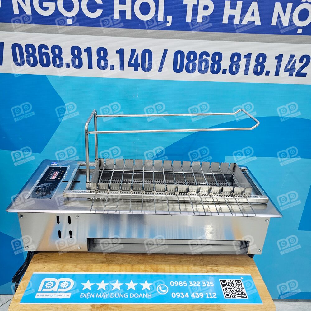 Máy nướng xiên tự xoay dùng điện âm bàn 14 xiên cảm ứng 17 Bảng điều khiển trực quan với các nút bấm tăng giảm nhiệt độ đơn giản, giúp ngay cả thực khách cũng có thể tự thao tác và căn chỉnh mức nhiệt theo ý muốn.