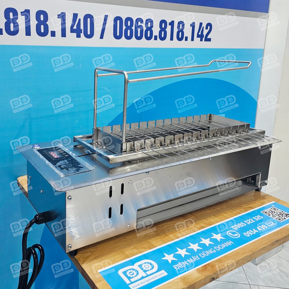 Máy nướng xiên tự xoay dùng điện âm bàn 14 xiên cảm ứng 15 Bếp sở hữu kiểu dáng gọn gàng, phù hợp để lắp đặt âm bàn, giúp tối ưu hóa không gian và mang lại vẻ đẹp sang trọng, chuyên nghiệp cho các nhà hàng, quán nướng.