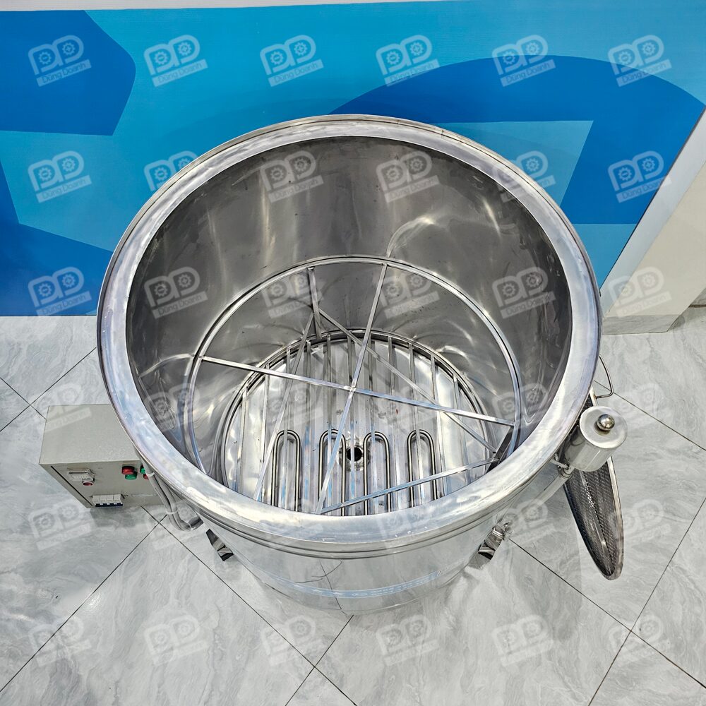 Nồi có 4 thanh gia nhiệt mạnh mẽ và linh hoạt