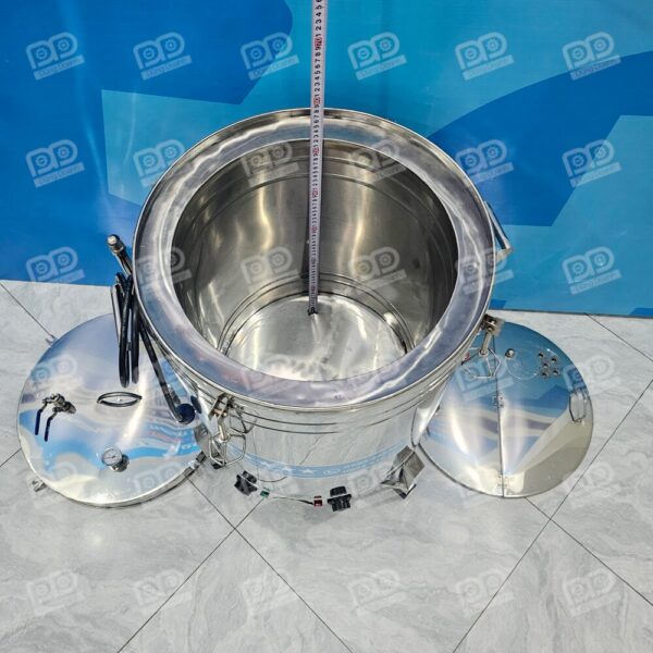 Cơ chế gia nhiệt bằng dầu thông minh giúp nhiệt lượng tỏa đều, giữ nước dùng luôn trong và không bị cháy khét.