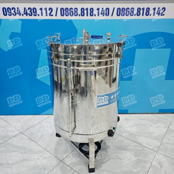 Chất liệu Inox 304 cao cấp 3 lớp không chỉ sáng bóng, bền bỉ mà còn đảm bảo vệ sinh an toàn thực phẩm tuyệt đối.