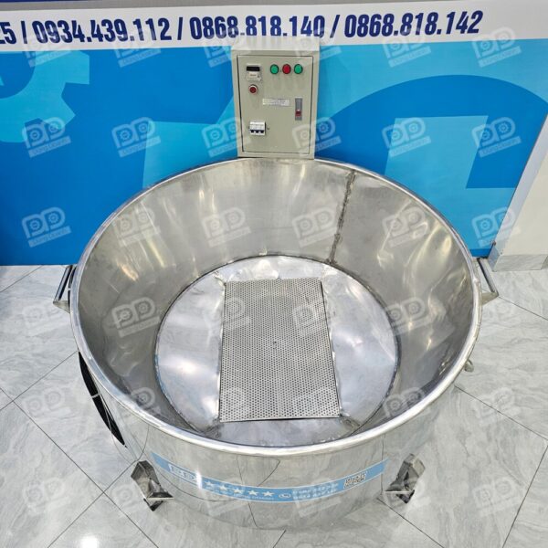 Chảo Chiên Vát 1.2m 350L 10 Cơ cấu 3 Aptomat linh hoạt (4kW - 8kW - 4kW) giúp người dùng dễ dàng kiểm soát điện năng tiêu thụ và tiết kiệm chi phí vận hành.