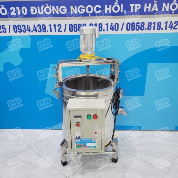 Bảo ôn cách nhiệt xuất sắc: Thành nồi dày 5cm chứa lớp bảo ôn giúp giữ nhiệt cực lâu và đảm bảo vỏ ngoài chỉ ấm tay, không gây bỏng khi chạm vào.