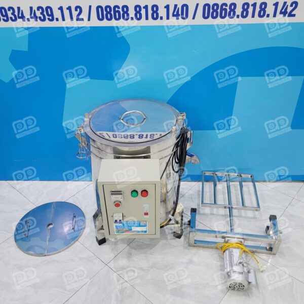 Nồi Khuấy Nhiệt Dầu 50L Chỉnh Nhiệt 12 Cánh khuấy thông minh: Hệ thống tay khuấy hình bàn tay kết hợp mô tơ giảm tốc xoay đều 50 vòng/phút, giúp đảo trộn thực phẩm liên tục mà không tốn sức người.