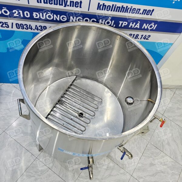 Với dung tích lên đến 1000 lít, sản phẩm này chính là "trạm cung cấp nước" lý tưởng cho các khu nội trú, trường học và bệnh viện vào mùa đông giá rét.