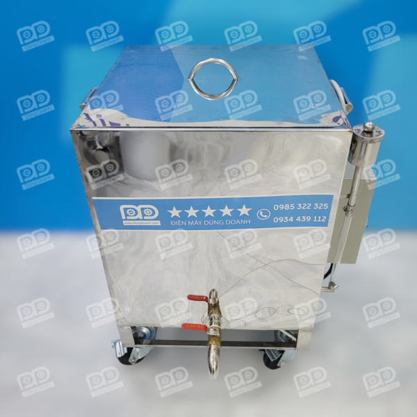 Thiết kế hiện đại, đa năng: Đây là mẫu nồi luộc bánh chưng hình vuông bằng điện thế hệ mới do Dũng Doanh sản xuất, kết hợp giữa sự tiện lợi và thẩm mỹ