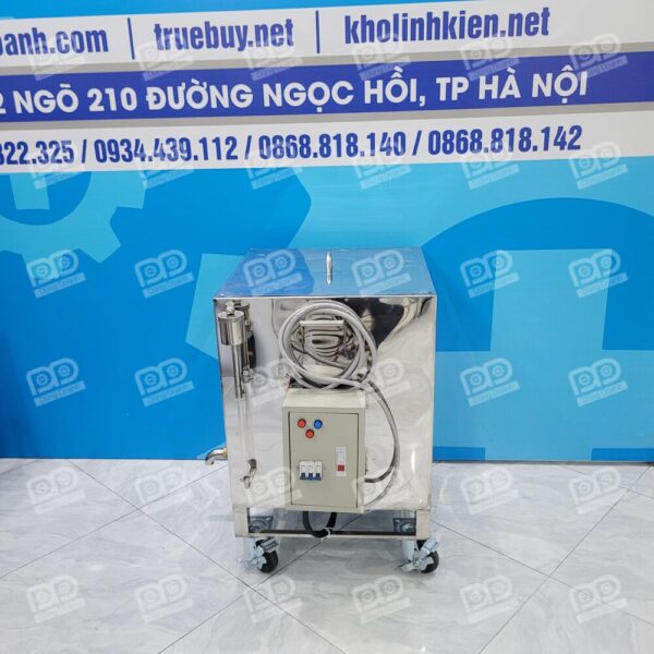 Hệ thống điện tích hợp gọn gàng: Tủ điện điều khiển được gắn trực tiếp bên hông nồi, giúp thao tác bật/tắt dễ dàng mà không cần khoan treo tường phức tạp