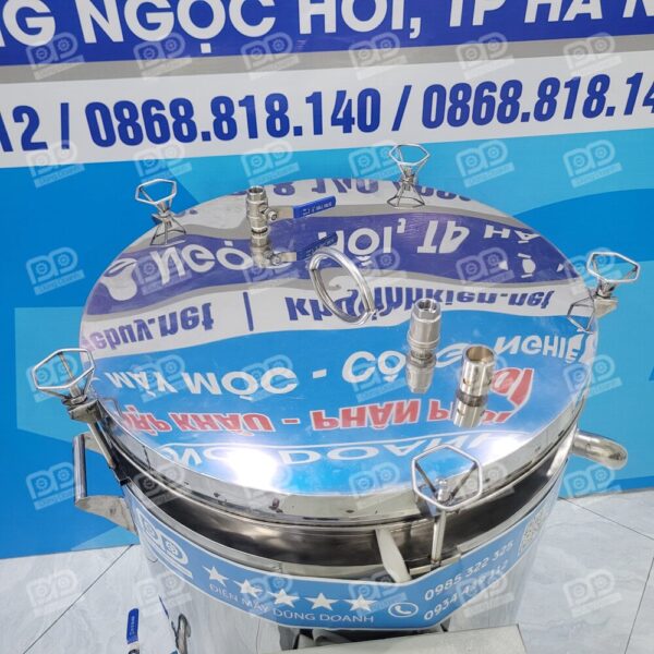 Nồi ninh hầm nhiệt dầu 120 lít có tủ điều khiển 8 Tiện ích tối đa: Giỏ lưới inox đi kèm giúp bạn dễ dàng nhấc nguyên liệu ra ngoài, dóc nước nhanh chóng và cực kỳ thuận tiện khi vệ sinh lòng nồi.