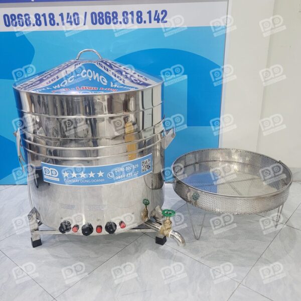 Lớp bảo ôn dày 3cm giúp giữ nhiệt hoàn hảo, bạn có thể đứng cạnh nồi cả ngày mà không lo nóng bức.