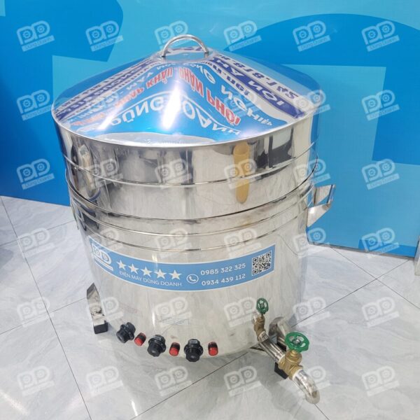 Nắp vung hình nón độc đáo giúp đón hơi tốt hơn, làm thực phẩm chín đều và giữ trọn hương vị.