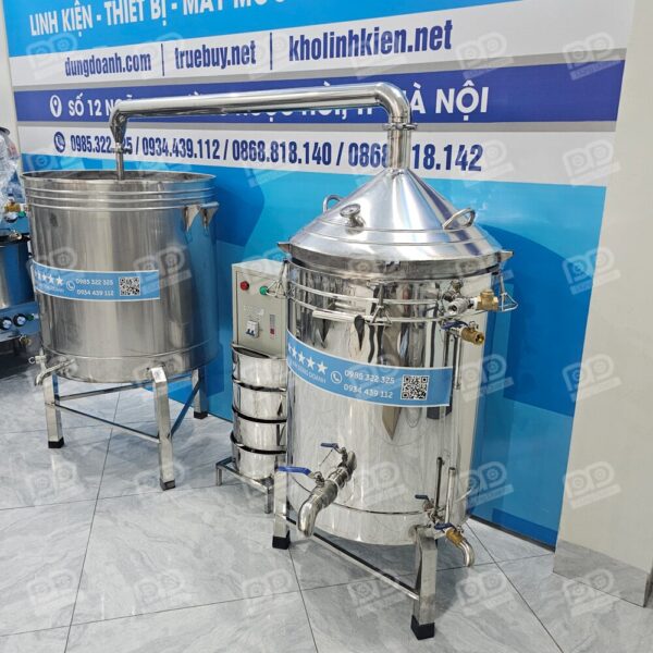 Nồi Nấu Rượu Nhiệt Hơi Nước 10Kg 60L 8 🏠 Thiết kế gọn gàng, đa dụng: Nồi sử dụng nguồn điện gia đình 220V, chân đế chắc chắn phù hợp cho mọi không gian từ bếp gia đình đến các xưởng sản xuất nhỏ.